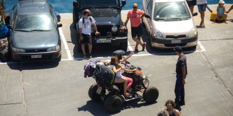 Ξανά οι «γουρούνες» στα νησιά -Αρμοδιότητα των Δήμων ο περιορισμός στην κυκλοφορία τους